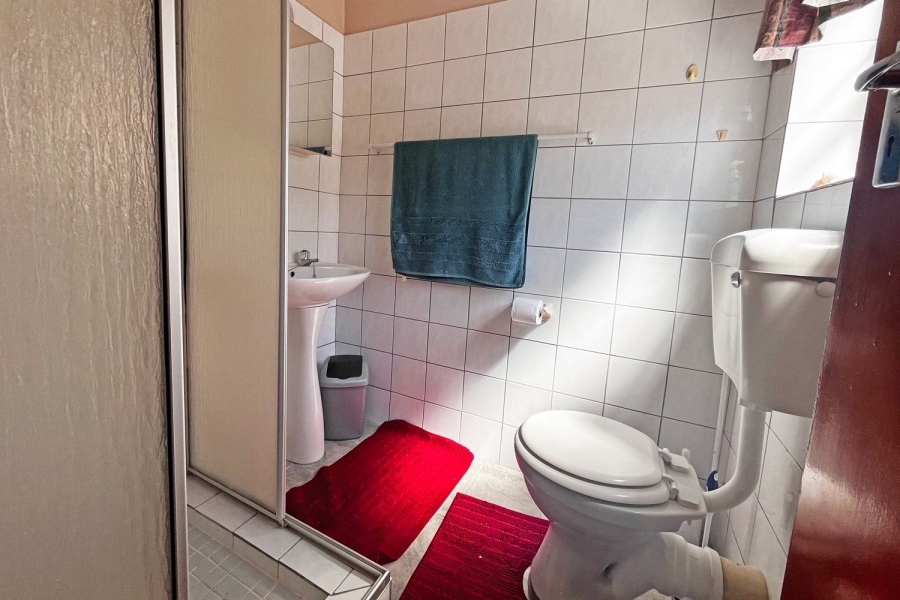 6 Bedroom Property for Sale in Hartenbos Central Western Cape
